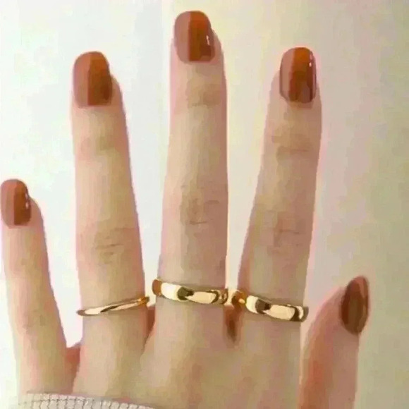 Size 9 New Classic 14k Gold Filled Band Ring Set: Size 9 - Picture 2 of 3